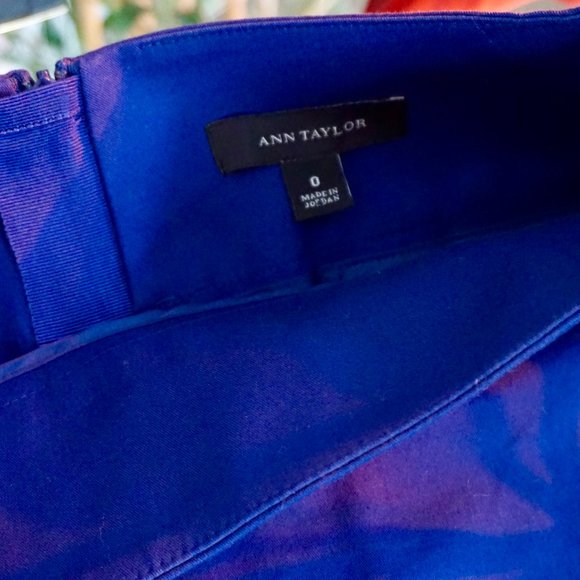 ANN TAYLOR BLUE SKIRT ,SIZE 0  (PREOWNED) - Picture 3 of 3